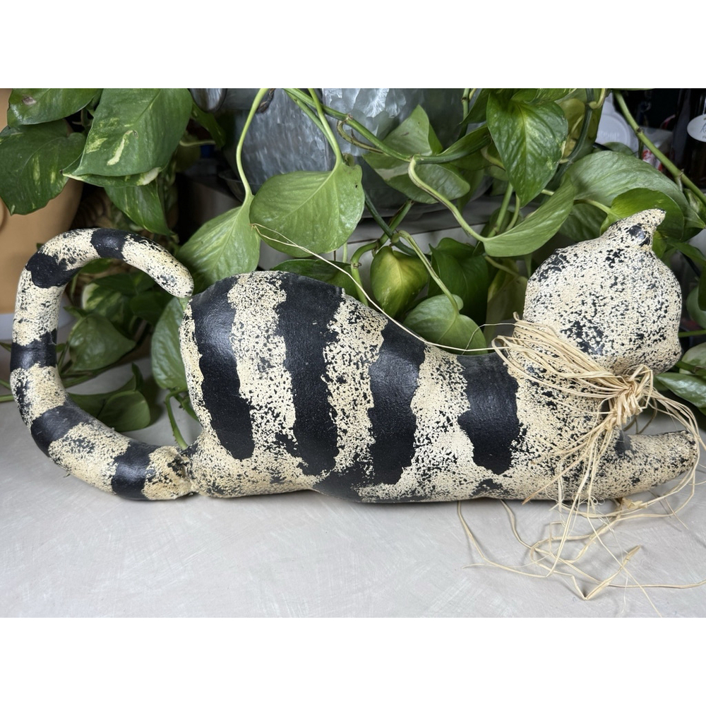 Vintage Paper Mache Folk Art Cat Primitive Decor Pulp Composite Shelf Sitter